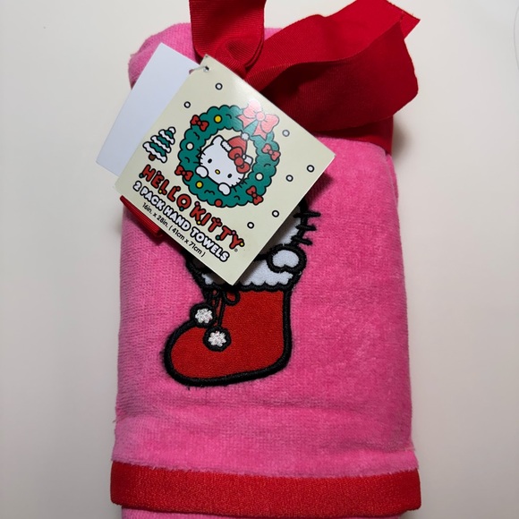 *RARE* Hello Kitty Christmas Hand Towel - Picture 2 of 2